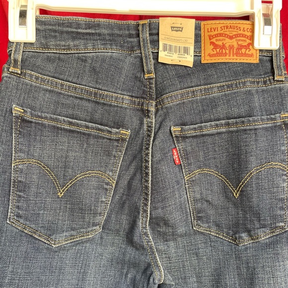 Levi’s NWT - Picture 2 of 3